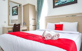 Reddoorz Near Araya Family Club House